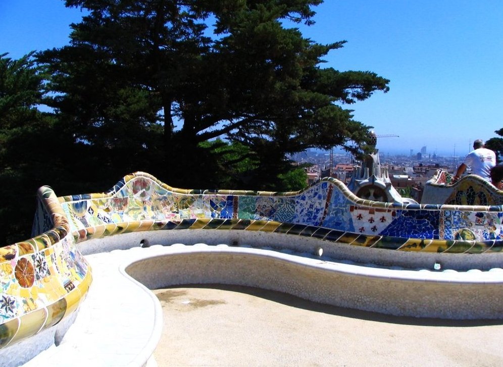 park guell bench