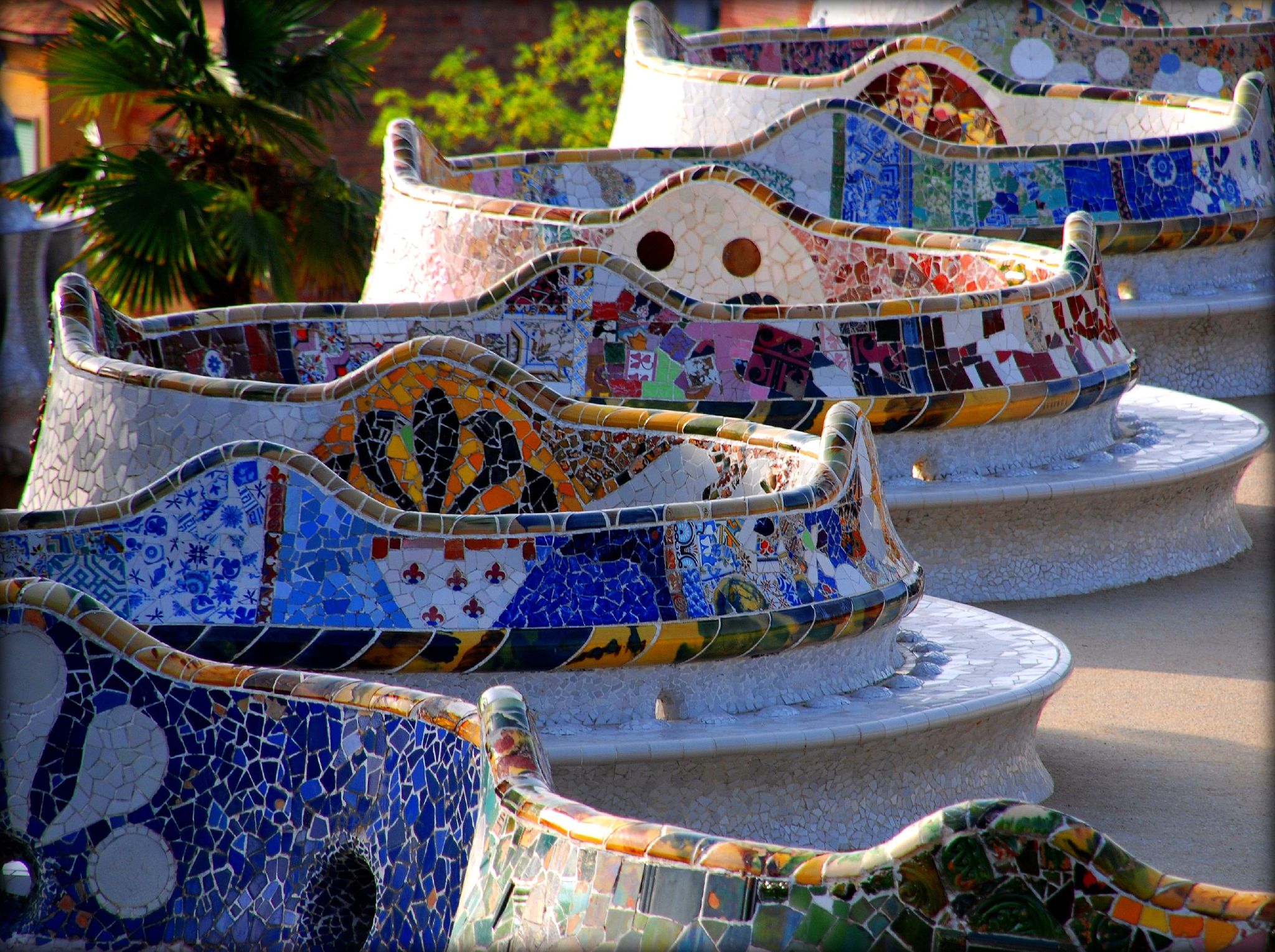 park guell bench